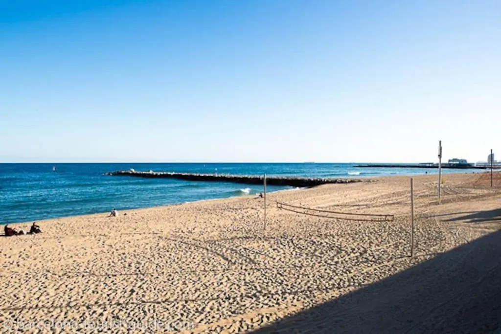 Apartamento Renovado Con Patio Barcelona 0*,  Spain