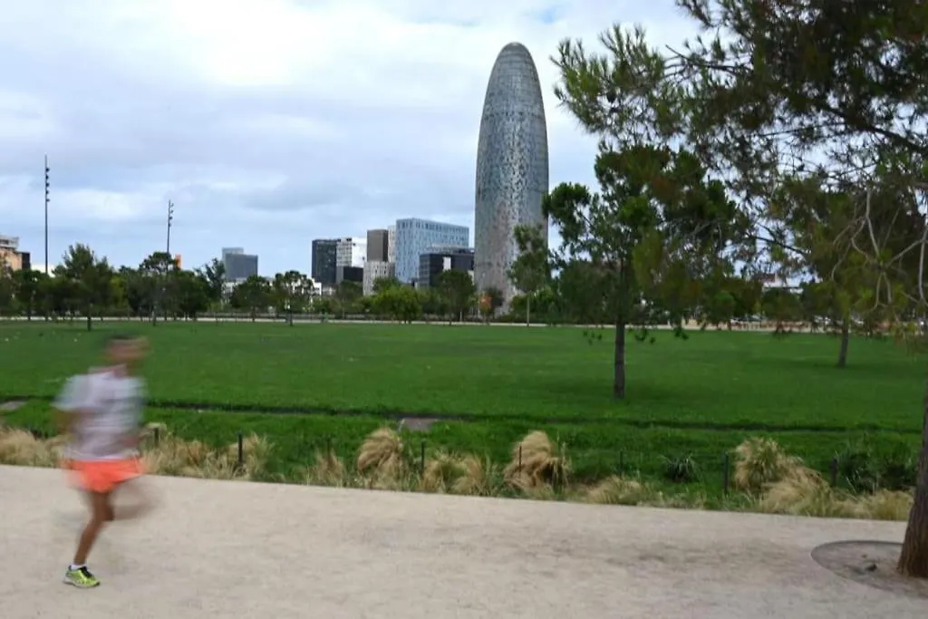 Apartamento Renovado Con Patio Barcelona Apartment