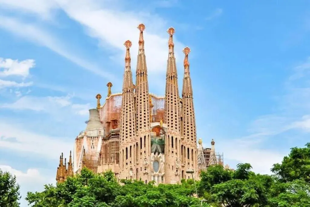 Apartamento Renovado Con Patio Barcelona